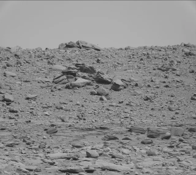 Sol 3943: Mast Camera (Mastcam)