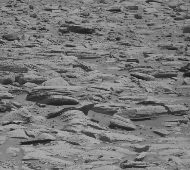 Sol 3943: Mast Camera (Mastcam)