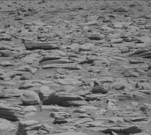 Sol 3943: Mast Camera (Mastcam)