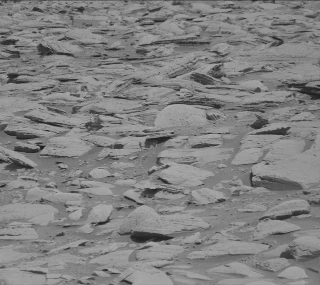 Sol 3943: Mast Camera (Mastcam)
