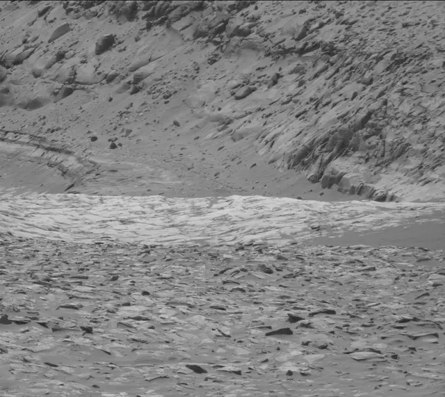 Sol 3943: Mast Camera (Mastcam)