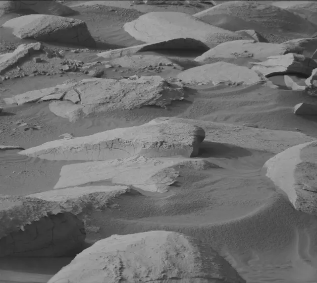Sol 3943: Mast Camera (Mastcam)