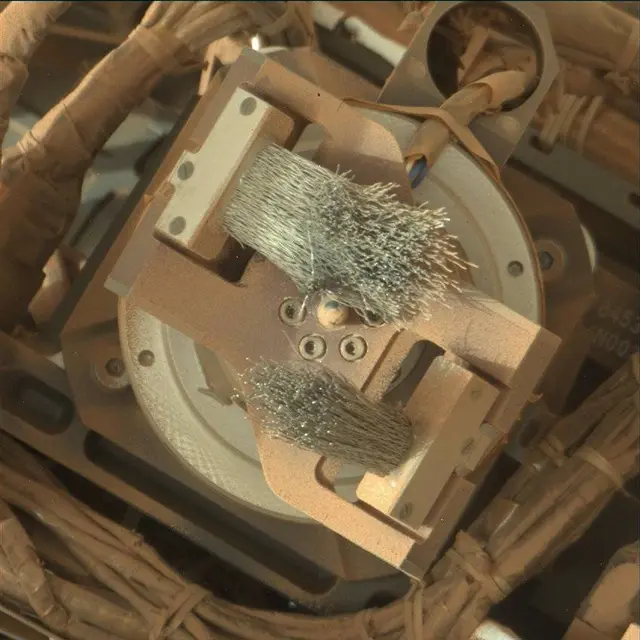 Sol 3943: Mast Camera (Mastcam)