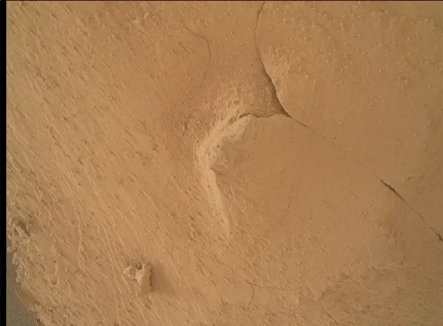 Sol 3943: Mars Hand Lens Imager (MAHLI)