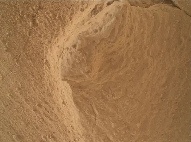 Sol 3943: Mars Hand Lens Imager (MAHLI)