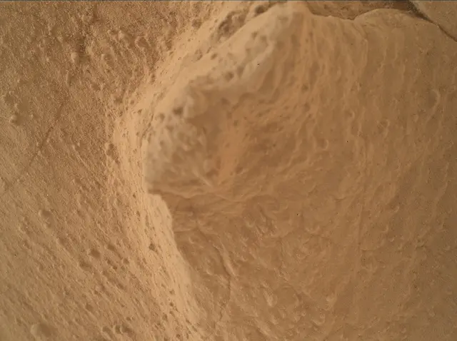 Sol 3943: Mars Hand Lens Imager (MAHLI)