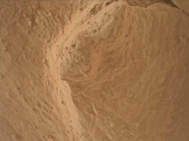 Sol 3943: Mars Hand Lens Imager (MAHLI)