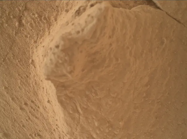 Sol 3943: Mars Hand Lens Imager (MAHLI)