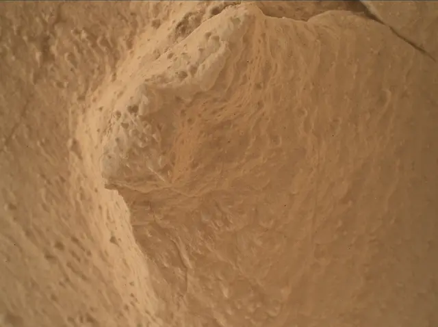 Sol 3943: Mars Hand Lens Imager (MAHLI)