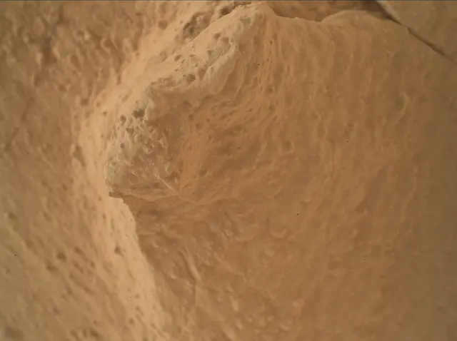 Sol 3943: Mars Hand Lens Imager (MAHLI)
