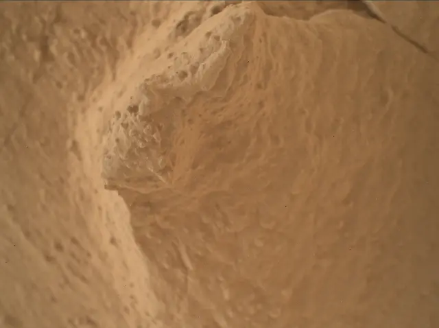 Sol 3943: Mars Hand Lens Imager (MAHLI)