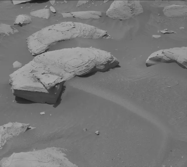 Sol 3944: Mast Camera (Mastcam)
