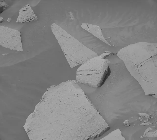 Sol 3944: Mast Camera (Mastcam)