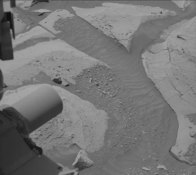 Sol 3944: Mast Camera (Mastcam)