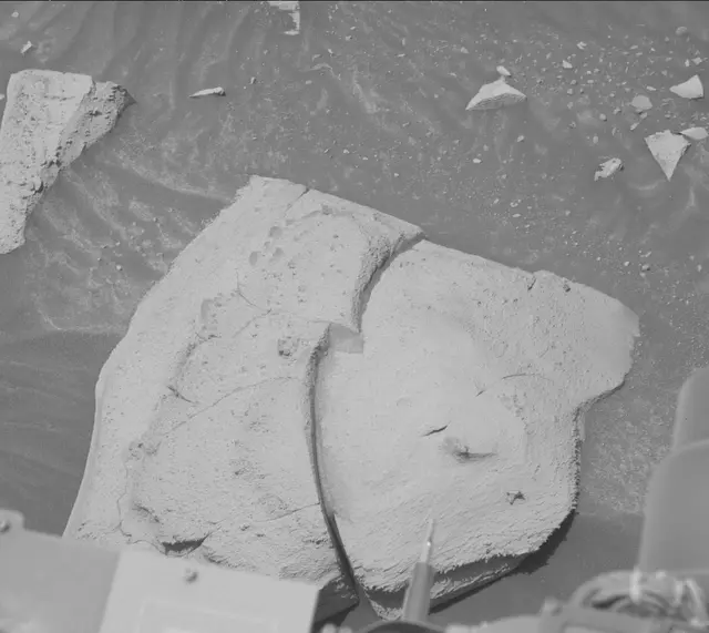 Sol 3944: Mast Camera (Mastcam)