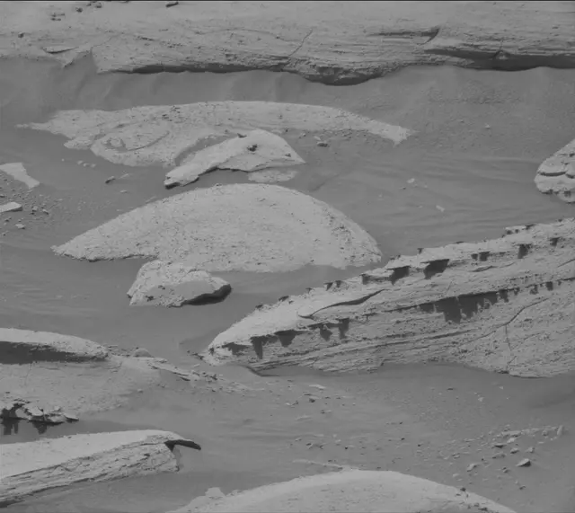 Sol 3944: Mast Camera (Mastcam)
