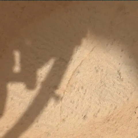 Sol 3946: Mars Hand Lens Imager (MAHLI)