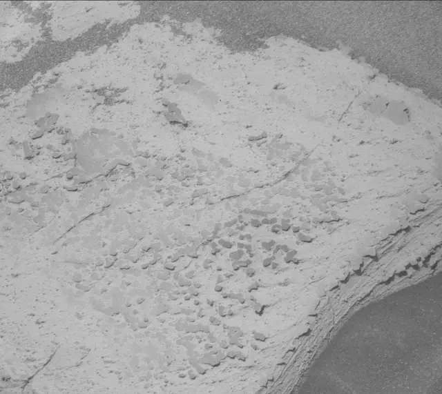 Sol 3948: Mast Camera (Mastcam)