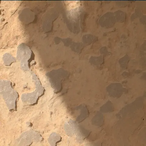 Sol 3948: Mars Hand Lens Imager (MAHLI)