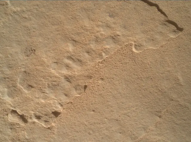 Sol 3962: Mars Hand Lens Imager (MAHLI)