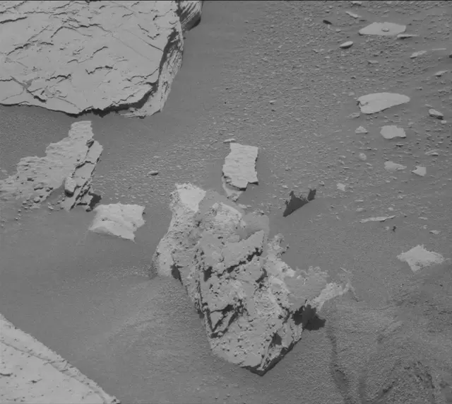 Sol 3966: Mast Camera (Mastcam)