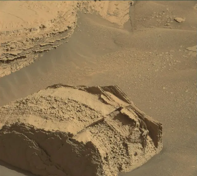 Sol 3967: Mast Camera (Mastcam)