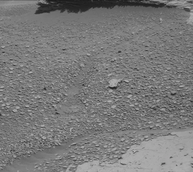 Sol 3969: Mast Camera (Mastcam)