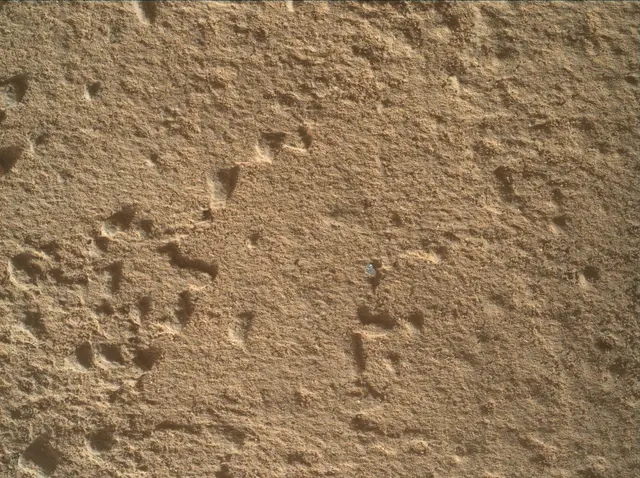 Sol 3972: Mars Hand Lens Imager (MAHLI)