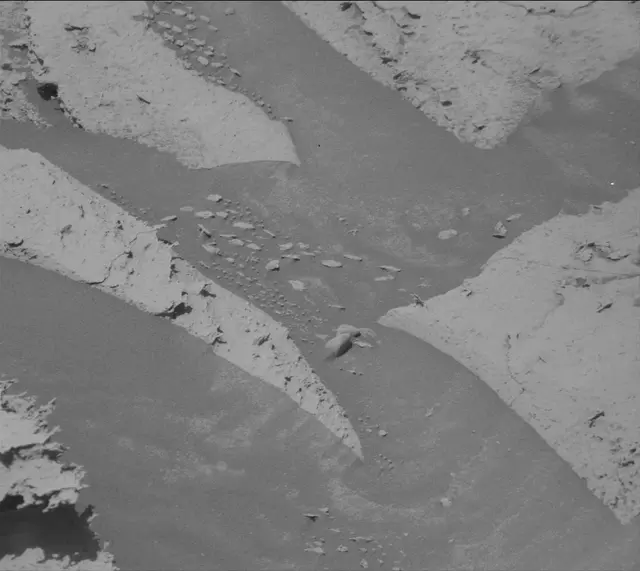 Sol 3976: Mast Camera (Mastcam)