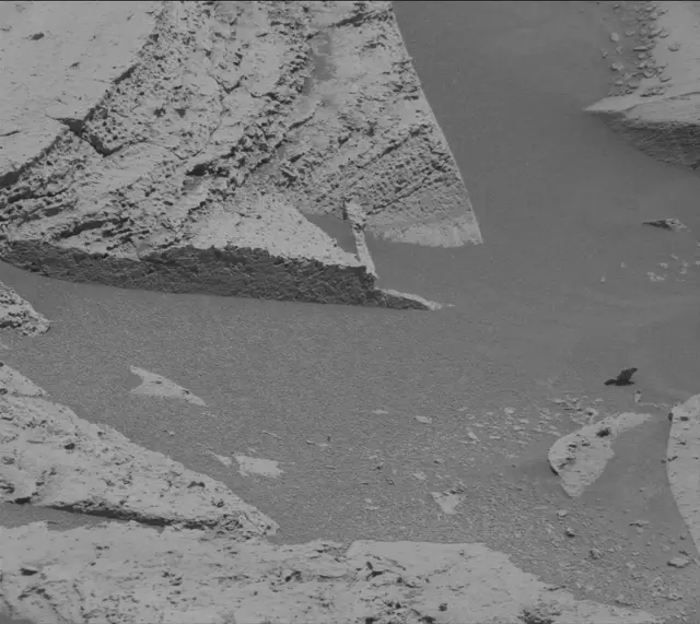 Sol 3977: Mast Camera (Mastcam)