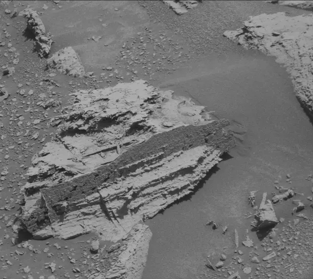 Sol 3977: Mast Camera (Mastcam)