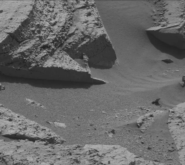 Sol 3977: Mast Camera (Mastcam)
