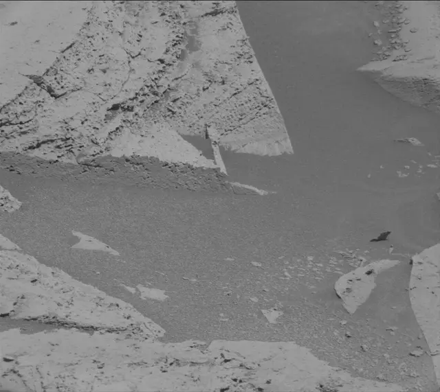 Sol 3979: Mast Camera (Mastcam)