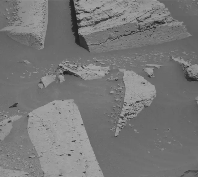 Sol 3979: Mast Camera (Mastcam)