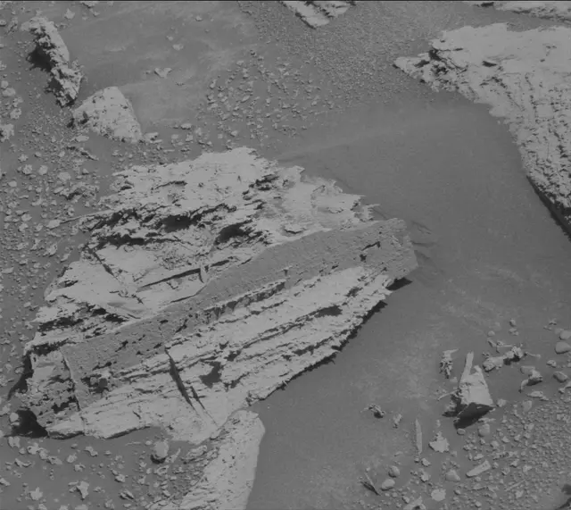 Sol 3979: Mast Camera (Mastcam)