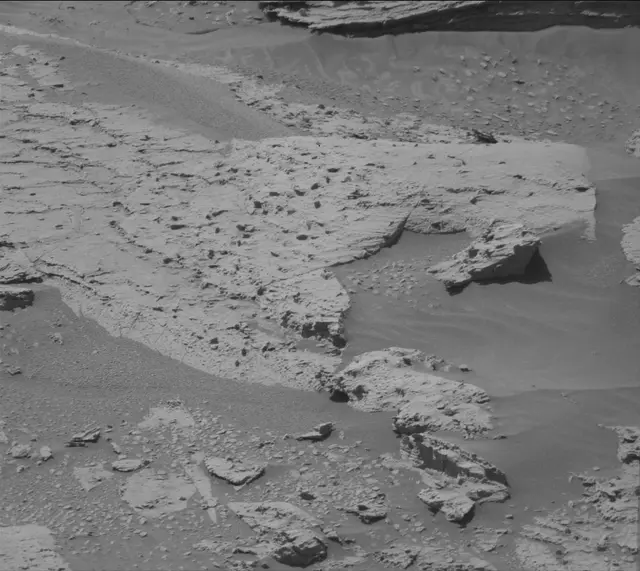 Sol 3979: Mast Camera (Mastcam)