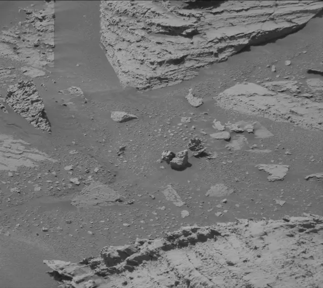 Sol 3979: Mast Camera (Mastcam)