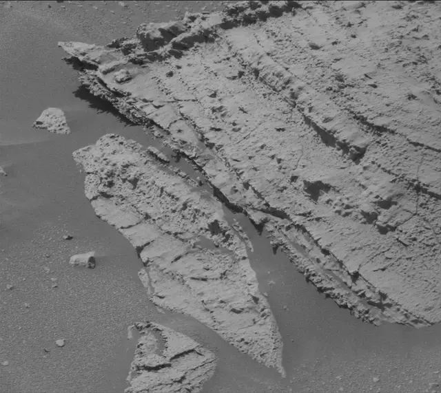 Sol 3979: Mast Camera (Mastcam)