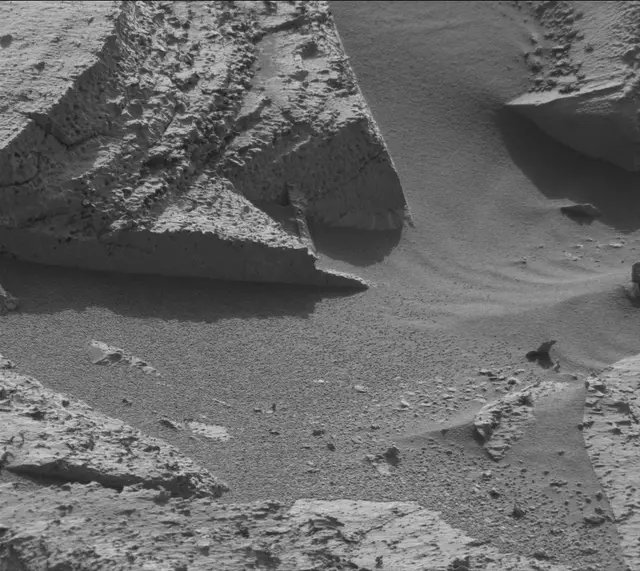 Sol 3979: Mast Camera (Mastcam)