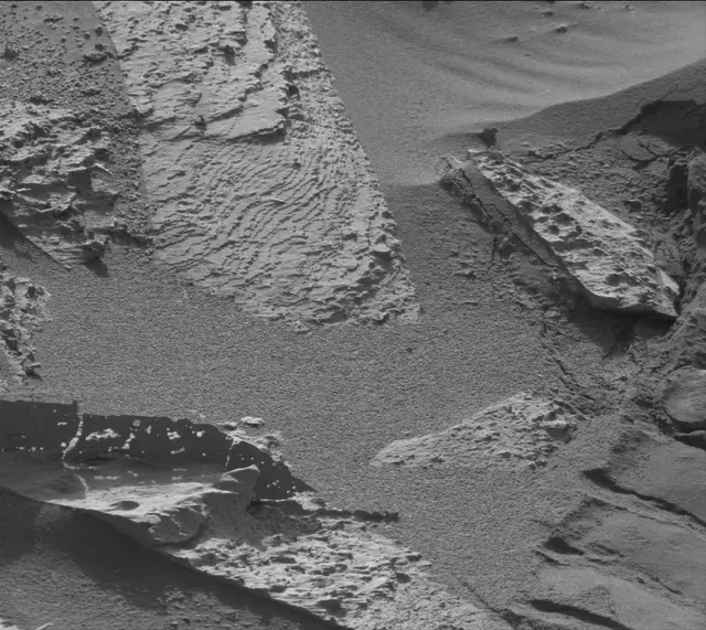 Sol 3979: Mast Camera (Mastcam)