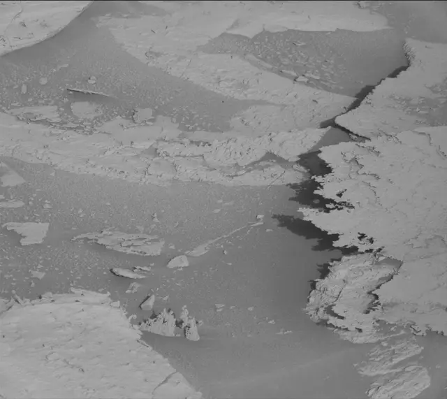 Sol 3979: Mast Camera (Mastcam)