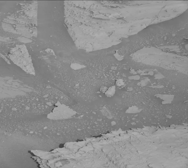 Sol 3979: Mast Camera (Mastcam)