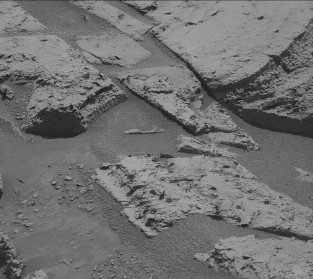 Sol 3982: Mast Camera (Mastcam)