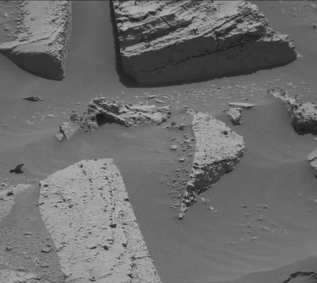 Sol 3982: Mast Camera (Mastcam)