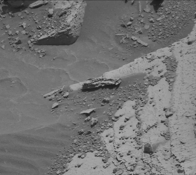 Sol 3982: Mast Camera (Mastcam)