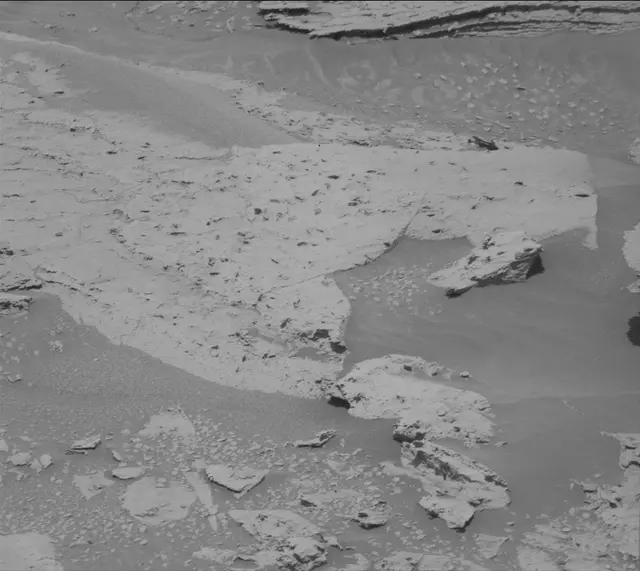 Sol 3982: Mast Camera (Mastcam)