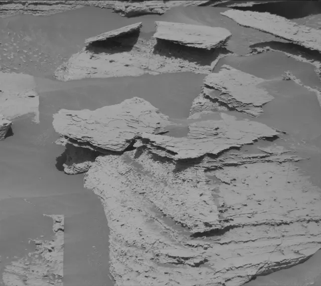 Sol 3982: Mast Camera (Mastcam)