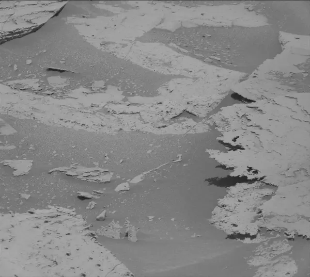 Sol 3982: Mast Camera (Mastcam)