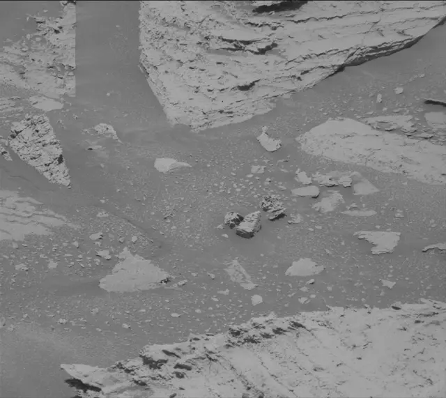 Sol 3982: Mast Camera (Mastcam)