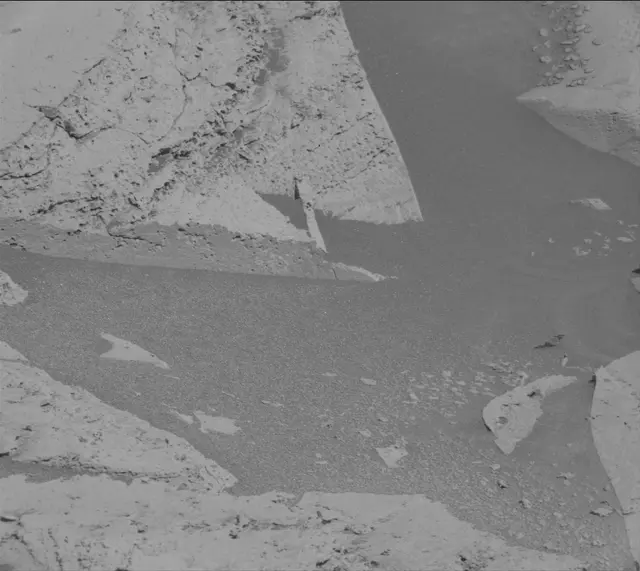 Sol 3983: Mast Camera (Mastcam)